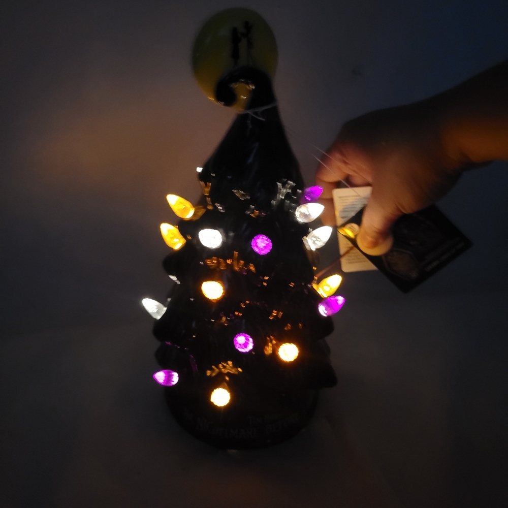 Tim Burton's The Nightmare Before Christmas Ceramic Halloween Light-Up Tree New - Picture 3 of 10